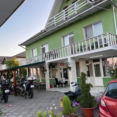 Pensiunea Simina Caransebeş Exterior foto